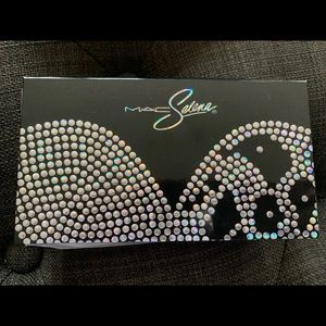 Mac Selena eyeshadow pallet